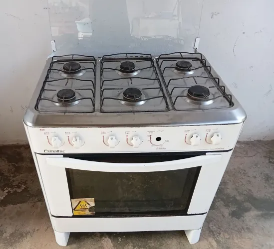 Vende-se Fogão Esmaltec usado