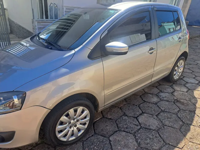 Volkswagen Fox 1.6 MI Total Flex 8V 5P 2013