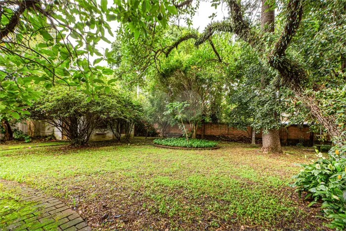 Terreno Comercial à venda no Alto de Pinheiros, único na região.