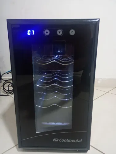 Adega de Vinhos Continental Termoelétrica 8 Garrafas - Bivolt (Perfeita)