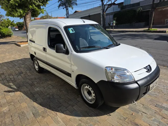 Peugeot Partner Furgão 1.6 16v/ 1.6 16V Flex 3P 2020