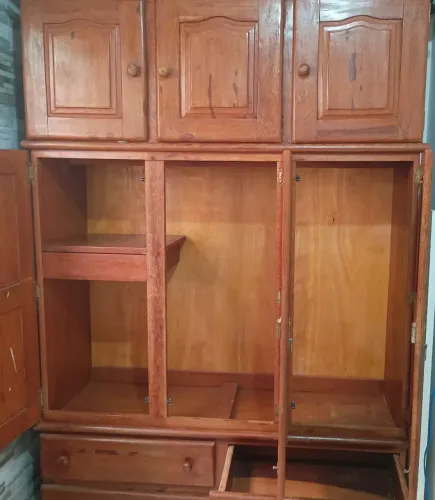 Guarda roupa de Gravatá