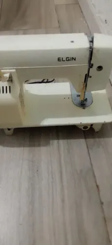 Máquina de costura 