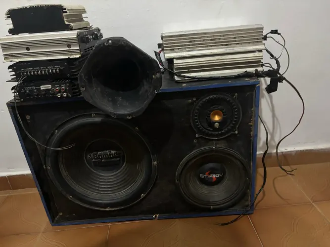 Caixa de som R$900