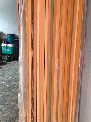 Chapa de MDF 2.75+186 por 15 mm? 80 reais cada crua e 120 reais cada madeirada  negociavel