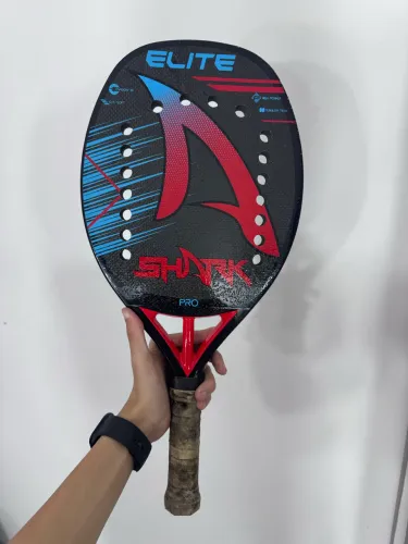 Raquete beach tennis Shark Elite Pro + brinde Track e Field