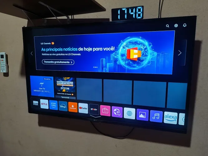 TV LG SMART 4k 42 pol HRD COM 2 CONTROLES 