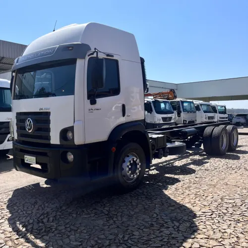 Vw 24280 19/20 extremamente novo !!