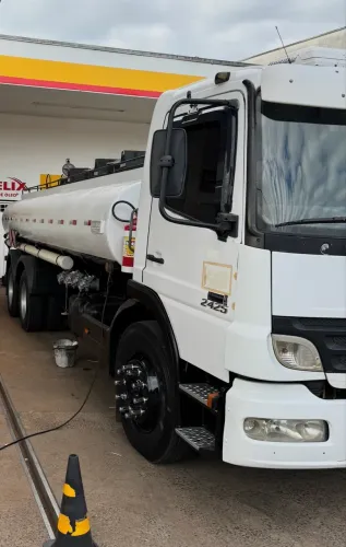 Mercedes Atego 2425 Tanque