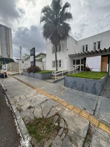 SOBRADO COMERCIAL + GALPÃO - SETOR AEROPORTO