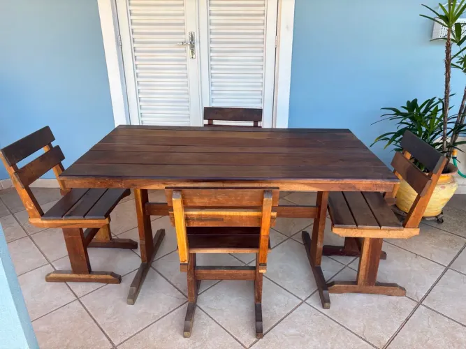 Mesa Jantar 4 lugares de madeira maciça