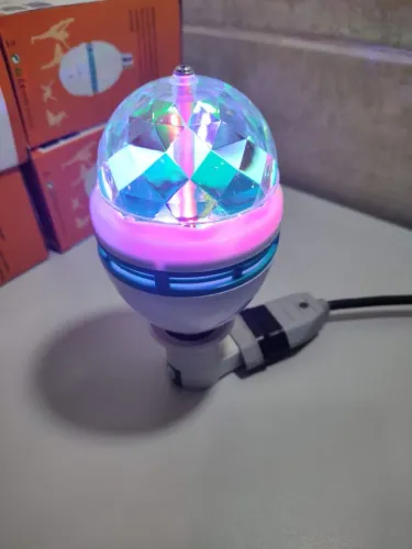 Vendo lâmpada de led giratória colorida, modelo TB-08-0166