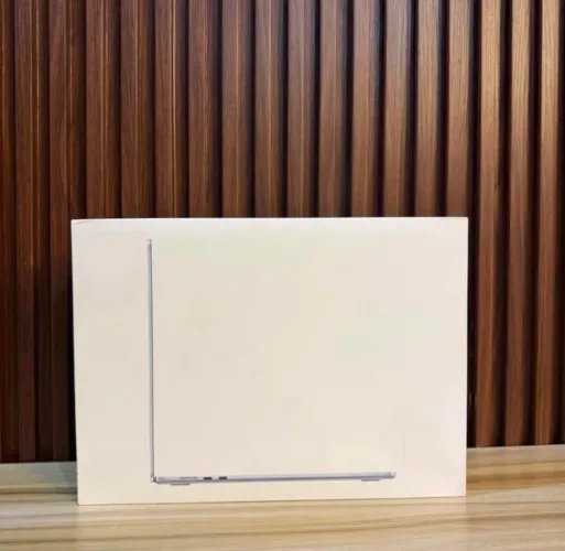(Apple) MacBook Air 13" M5 | 512GB SSD 16GB Ram | 2026 | lacrado