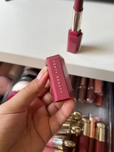 Batom Fenty Beauty Bomb Stix - Original - Cor Riri - Sephora 