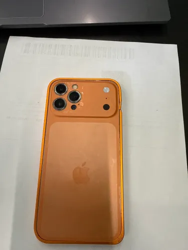 Vendo iPhone 12 Pro Max com cara de 17 pro Max 