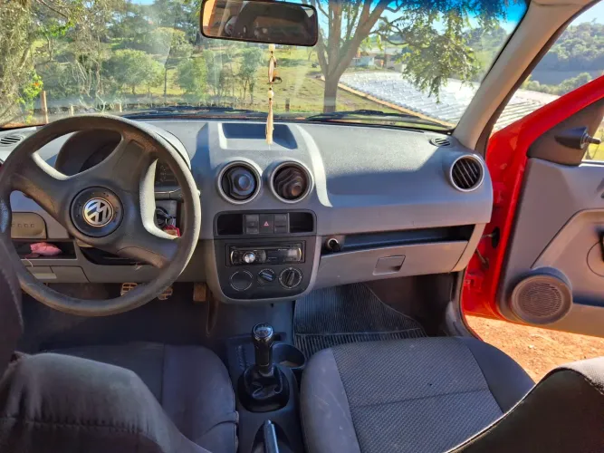 Volkswagen Gol (novo) 1.0 MI Total Flex 8V 4P 2012