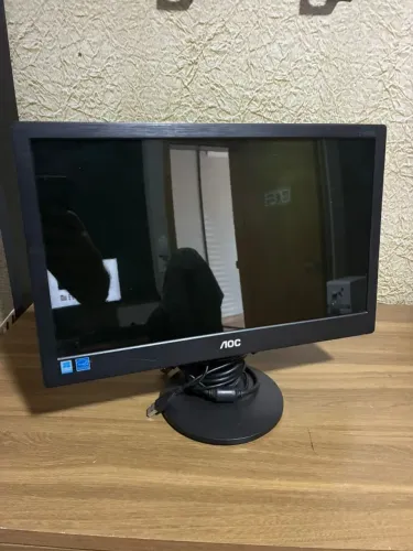 Monitor LED AOC 15.6" E1670SWU Slim Alimentação USB + Cabo VGA - Perfeito Estado