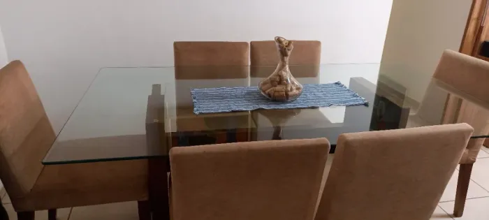 Mesa de jantar com 6 cadeiras