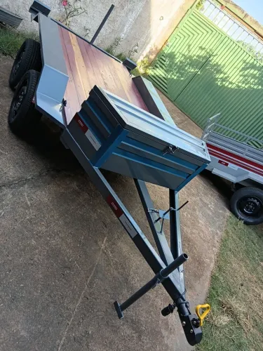 Carretinha prancha trucada em trindade
