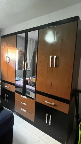 Guarda Roupa de Casal (6 portas e 5 gavetas)