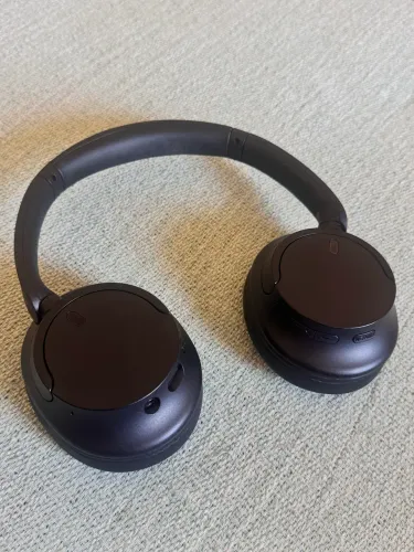 Fone de ouvido sem fio Sony com cancelamento de ruído, WH-CH720n, preto