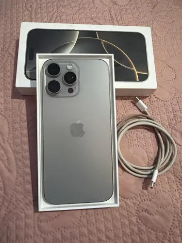 iPhone 16 Pro Max 