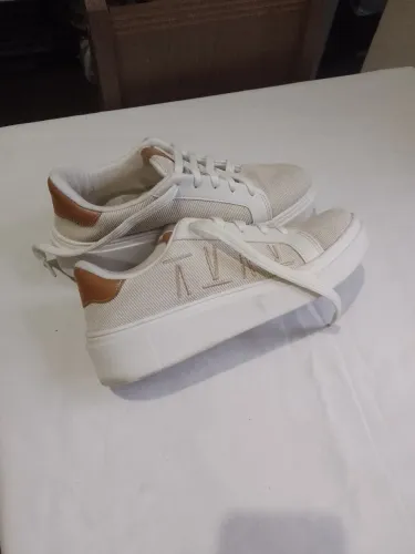 Tênis Vizzano casual flatfom e tecido linho