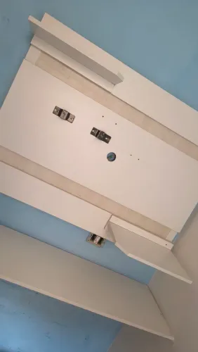 PAINEL PARA TV E BANCADA PARA ESTUDO