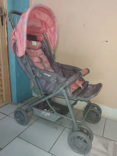 Carrinho Rosa Voyage Bebê 