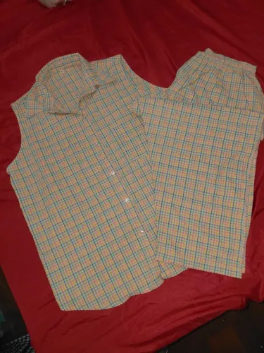 Blusa S/M + Calça Capri M