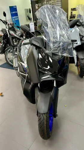 YAMAHA XMAX 300 CONNECT 26/26 PRETA ULTIMAS UNIDADES 0KM