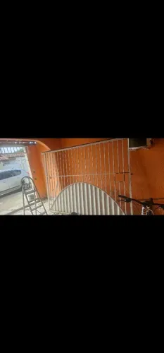 Portao de correr com batedor e guia