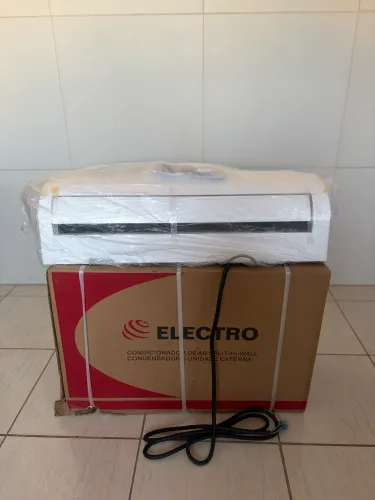 Ar-condicionado Split Electro 12.000 BTUs - NOVO