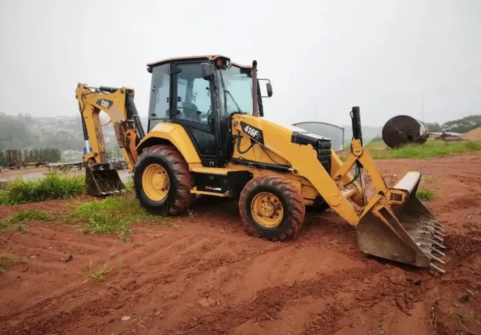 Retroescavadeira Caterpillar 416F2 2020 - Entrada 10%
