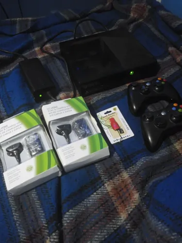 Xbox 360 super slim desbloqueado (leia o anuncio)