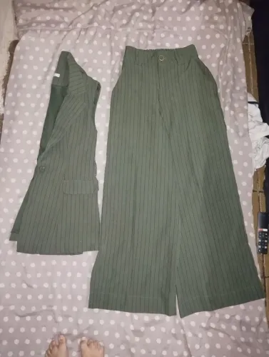 Vendo conjunto elegante feminino