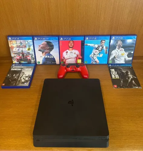 Playstation 4 1TB com 1 controle e jogos.