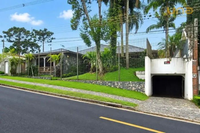 Casa com 1 dormitório à venda, 1000 m² por R$ 2.300.000,00 - São Lourenço - Curitiba/PR
