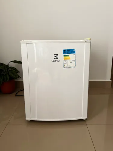 Frigobar Electrolux