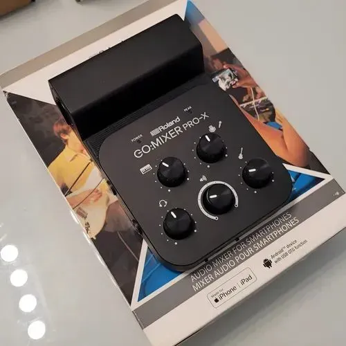 Roland GO:MIXER PRO-X - Interface de Áudio p/ Smartphones