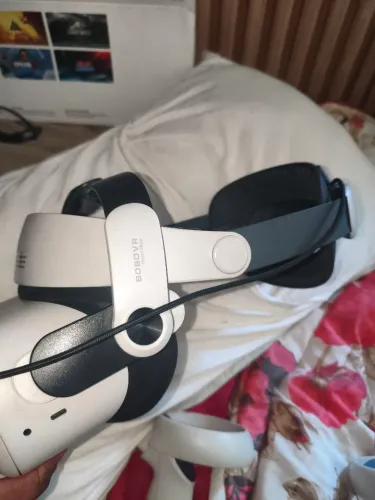 Meta Quest 2 + Strap Regulável e Bateria Extra