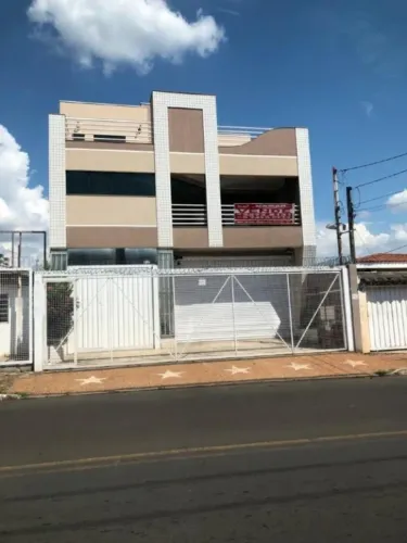Salão Comercial à Venda no Centro de Sumaré-SP: 2 Banheiros e 115m² de Área