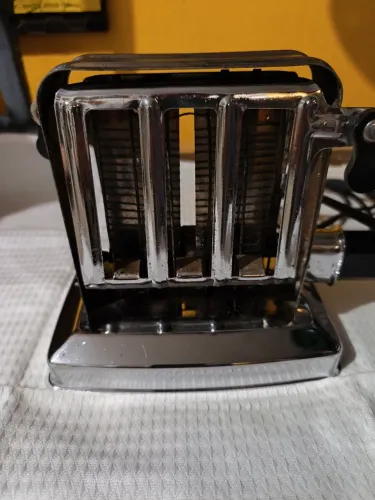Torradeira elétrica vintage década de 50