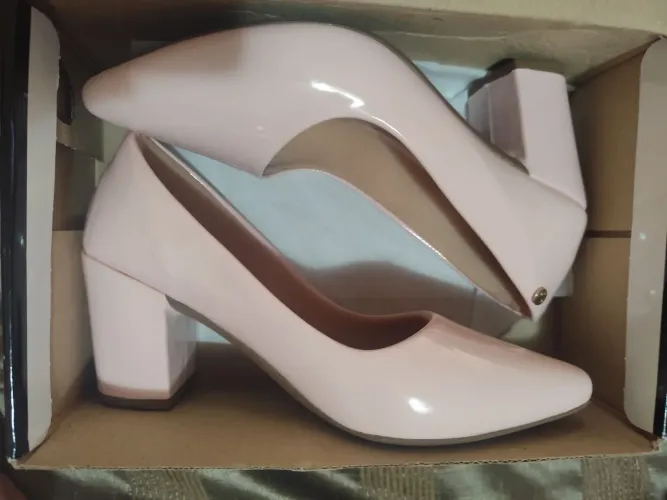 Sapato scarpin Mariotta na cor bistrô feminino