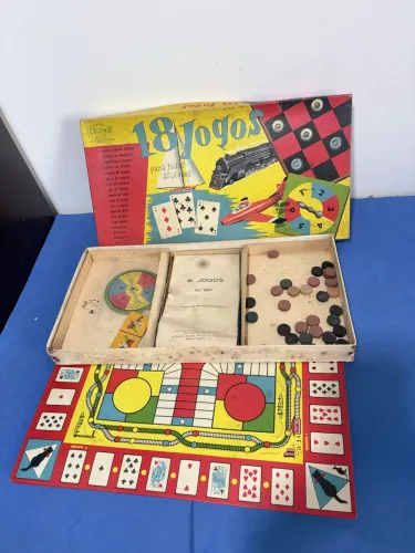 18 jogos de tabuleiro Coluna