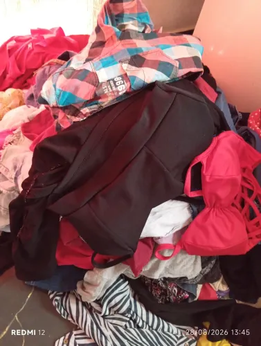 Lote roupas 250 peças por R$150,00