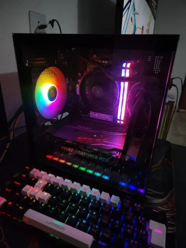 CPU GAMER RODA TUDO + TECLADO MECÂNICO