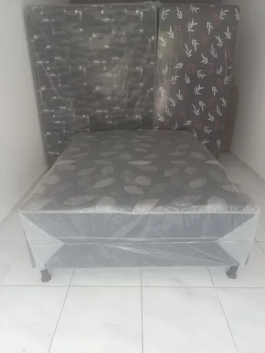 Cama box casal 300 reais/cama box Solteirão 220 reais 