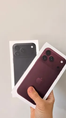iPhone 18 pro Max 256gb bordo e preto