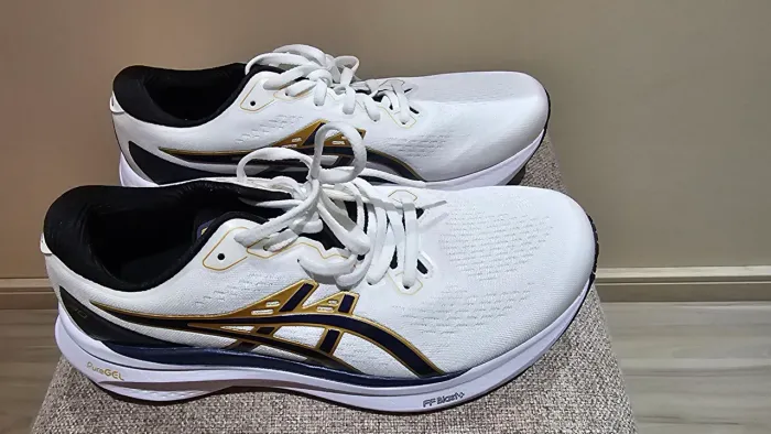 Tênis ASICS GEL KAYANO 30
